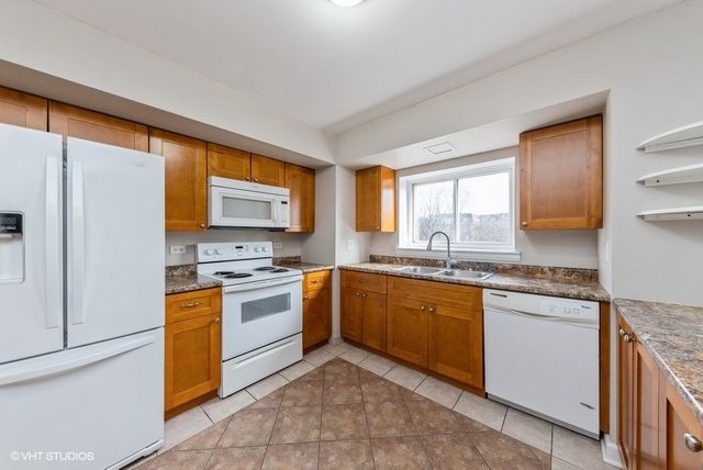 829 S Dwyer Avenue D, Arlington Heights, IL 60005