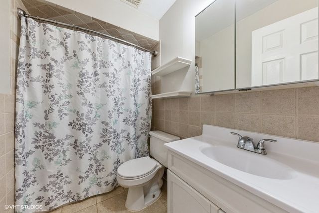 829 S Dwyer Avenue D, Arlington Heights, IL 60005