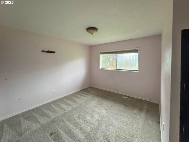 4111 Ne 3RD St, Gresham, OR 97030