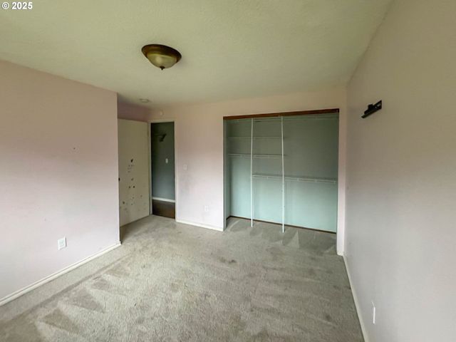 4111 Ne 3RD St, Gresham, OR 97030