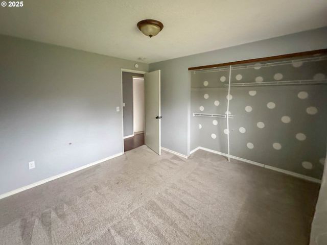 4111 Ne 3RD St, Gresham, OR 97030