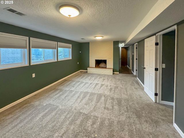 4111 Ne 3RD St, Gresham, OR 97030