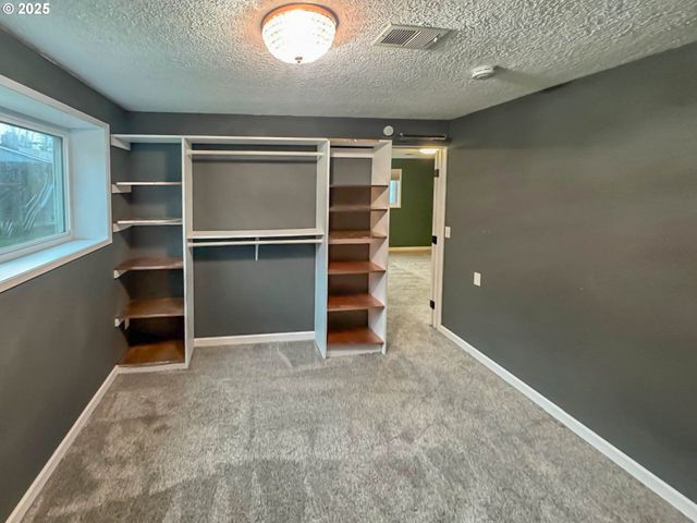 4111 Ne 3RD St, Gresham, OR 97030