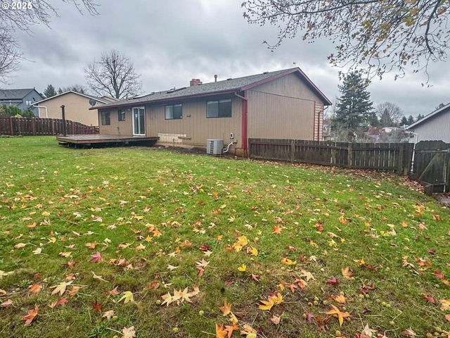 4111 Ne 3RD St, Gresham, OR 97030