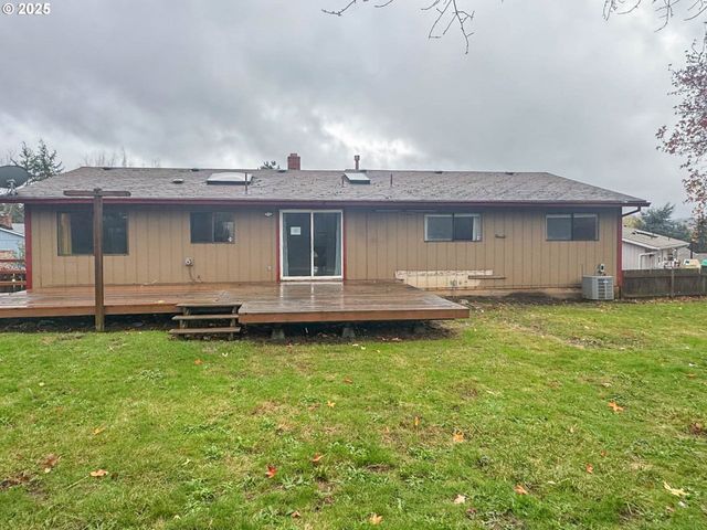 4111 Ne 3RD St, Gresham, OR 97030