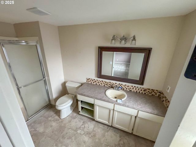 4111 Ne 3RD St, Gresham, OR 97030