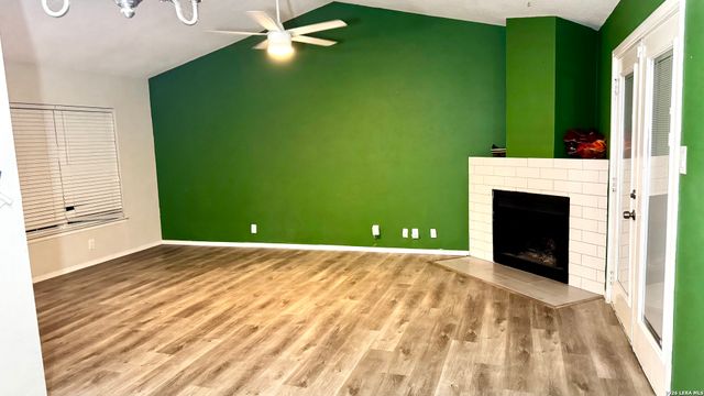 10098 Birch Field Dr., San Antonio, TX 78245