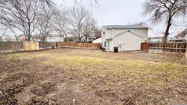 10098 Birch Field Dr., San Antonio, TX 78245