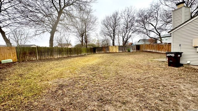 10098 Birch Field Dr., San Antonio, TX 78245