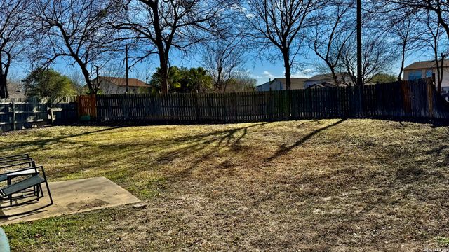 10098 Birch Field Dr., San Antonio, TX 78245