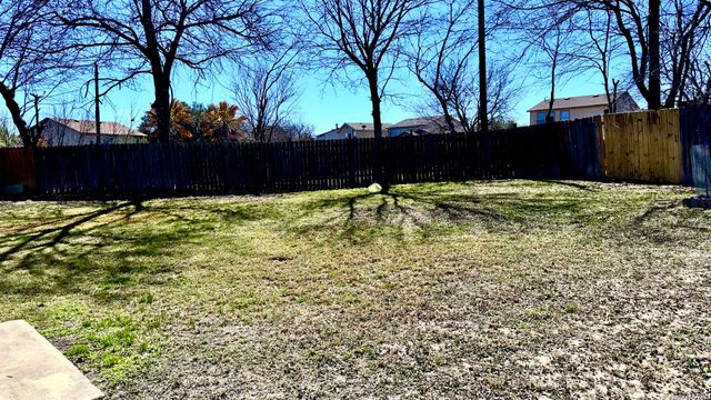 10098 Birch Field Dr., San Antonio, TX 78245