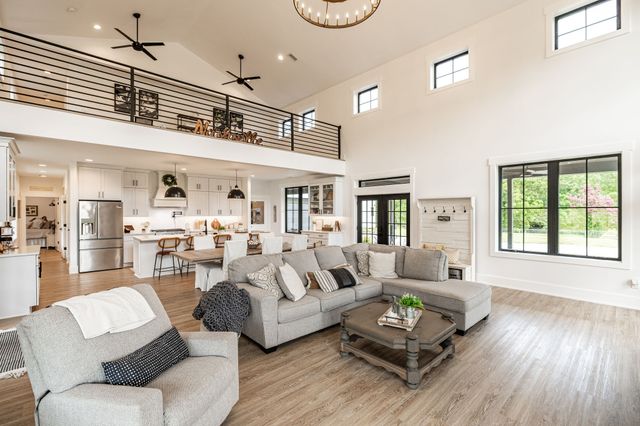 1243 Madison Creek Rd, Goodlettsville, TN 37072