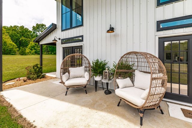 1243 Madison Creek Rd, Goodlettsville, TN 37072