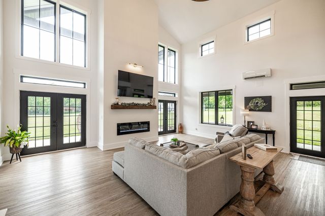 1243 Madison Creek Rd, Goodlettsville, TN 37072