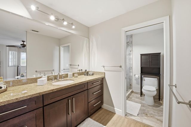 917 NE 3RD Street 9, Fort Lauderdale, FL 33301