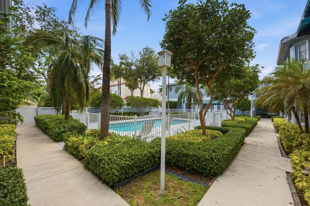 917 NE 3RD Street 9, Fort Lauderdale, FL 33301