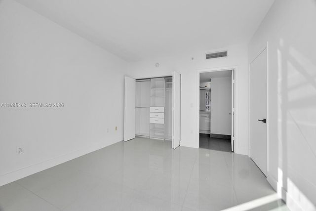 92 SW 3rd St 3904, Miami, FL 33130