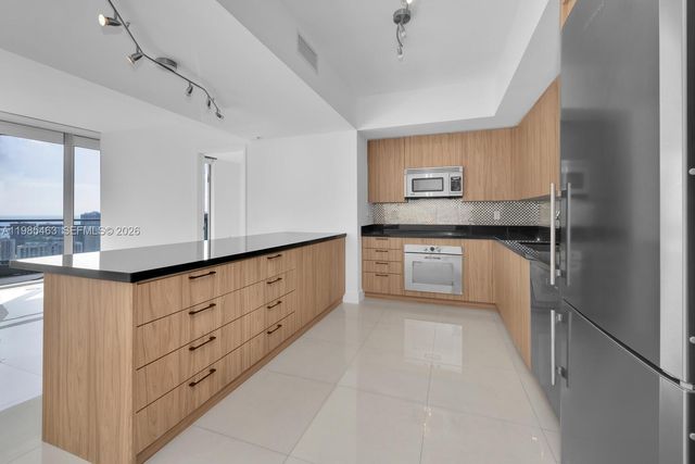 92 SW 3rd St 3904, Miami, FL 33130