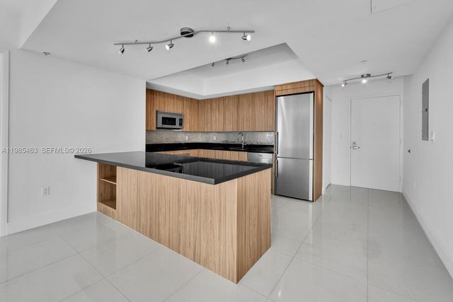 92 SW 3rd St 3904, Miami, FL 33130