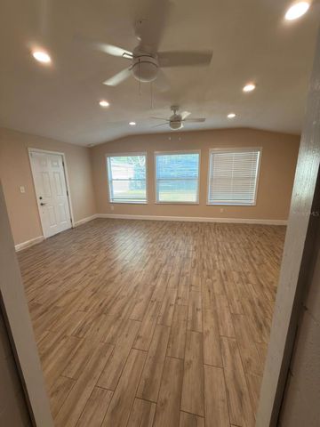 810 W 113TH AVENUE, Tampa, FL 33612