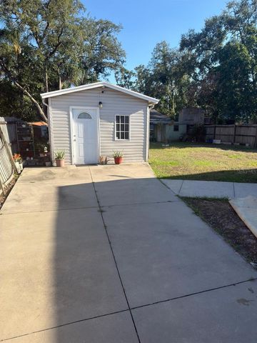 810 W 113TH AVENUE, Tampa, FL 33612