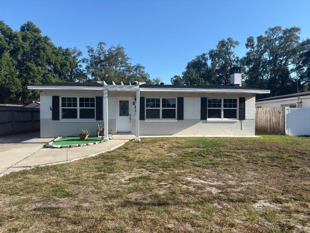 810 W 113TH AVENUE, Tampa, FL 33612