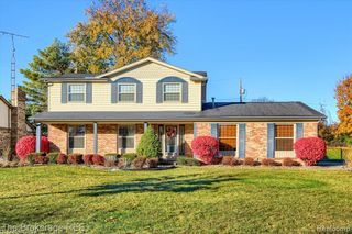 12882 Croftshire Drive, Grand Blanc, MI 48439