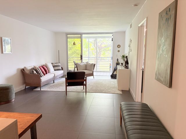 3503 Oaks Way 202, Pompano Beach, FL 33069