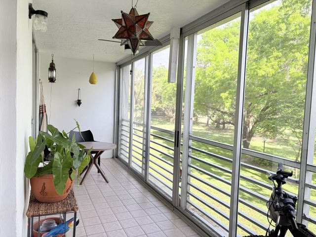 3503 Oaks Way 202, Pompano Beach, FL 33069
