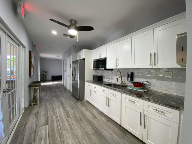 3503 Oaks Way 202, Pompano Beach, FL 33069