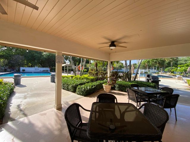 3503 Oaks Way 202, Pompano Beach, FL 33069