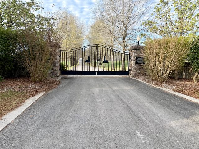 541 Beacon Street, Russell Springs, KY 42642