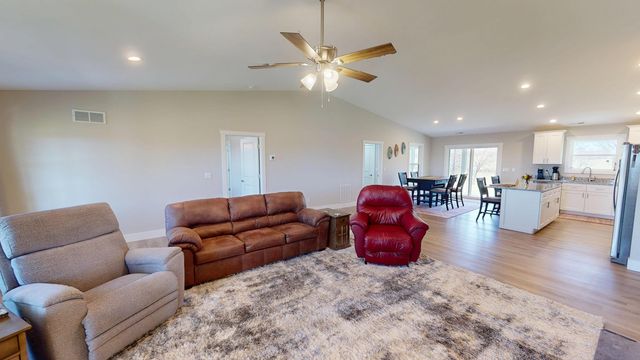 541 Beacon Street, Russell Springs, KY 42642