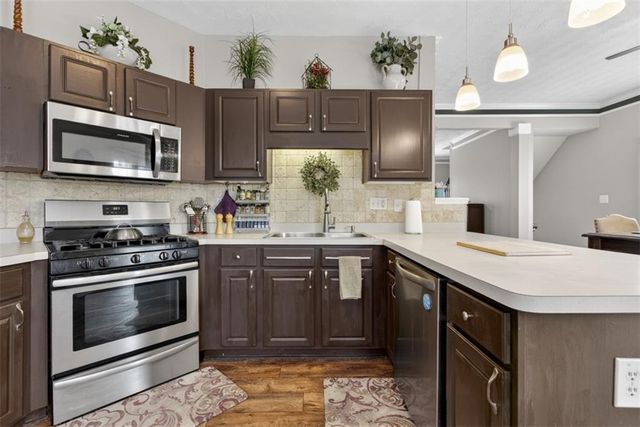 2484 Stonegate Drive NW, Acworth, GA 30101