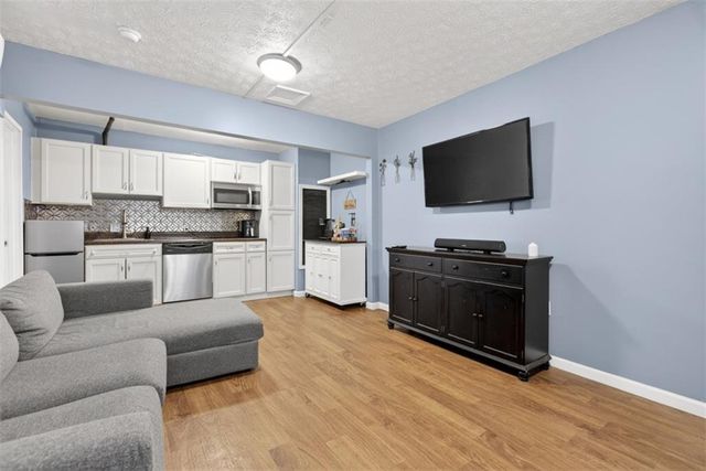 2484 Stonegate Drive NW, Acworth, GA 30101