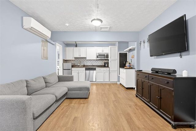 2484 Stonegate Drive NW, Acworth, GA 30101