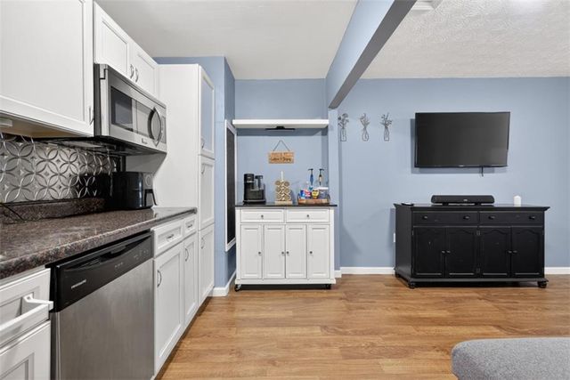 2484 Stonegate Drive NW, Acworth, GA 30101
