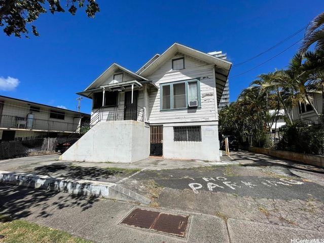 1542 Keeaumoku Street, Honolulu, HI 96822