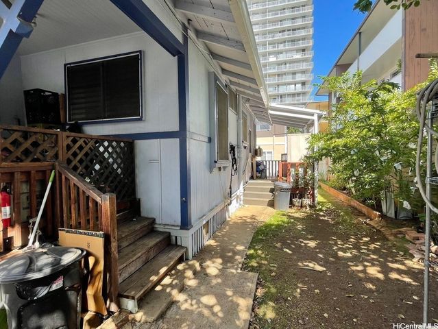 1542 Keeaumoku Street, Honolulu, HI 96822