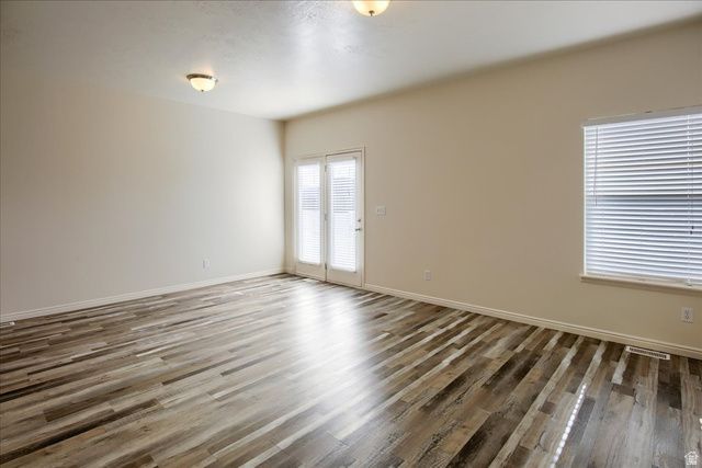 1581 WYNGATE PARK DR, South Jordan, UT 84095