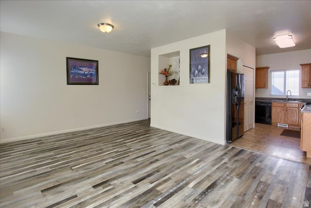 1581 WYNGATE PARK DR, South Jordan, UT 84095