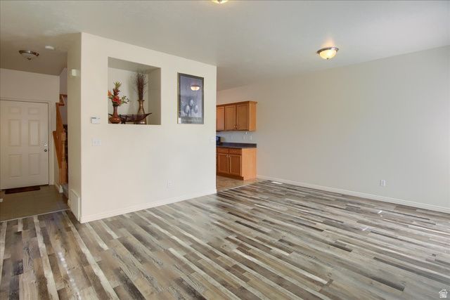 1581 WYNGATE PARK DR, South Jordan, UT 84095