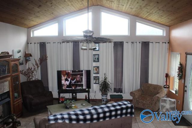 132 Winston Drive, Valley Head, AL 35989