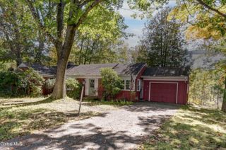 8 Woodland Drive, Johnstown, NY 12095