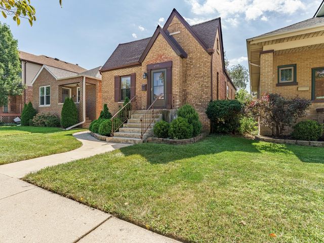 6731 W Albion Avenue, Chicago, IL 60631