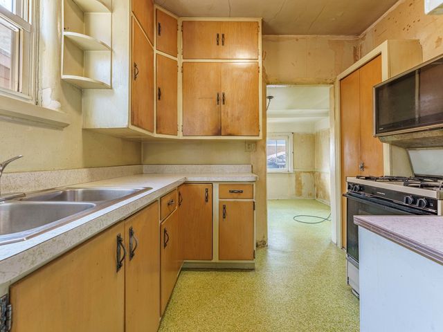 6731 W Albion Avenue, Chicago, IL 60631