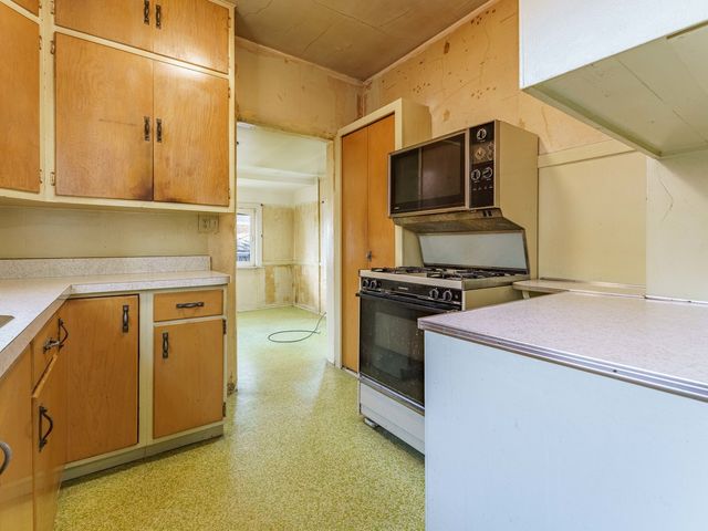6731 W Albion Avenue, Chicago, IL 60631