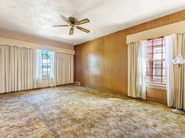6731 W Albion Avenue, Chicago, IL 60631