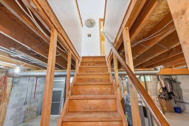 5594 S Peacock Trail, Peacock Twp, MI 49304