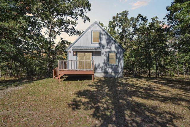 5594 S Peacock Trail, Peacock Twp, MI 49304